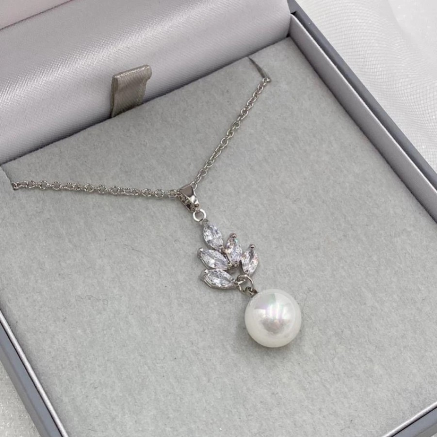 Lace & Favour Vienna Vintage Pearl Drop Wedding Necklace Best