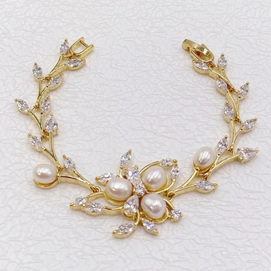 Lace & Favour Lola Freshwater Pearl And Crystal Leaves Wedding Bracelet (Gold) Hot