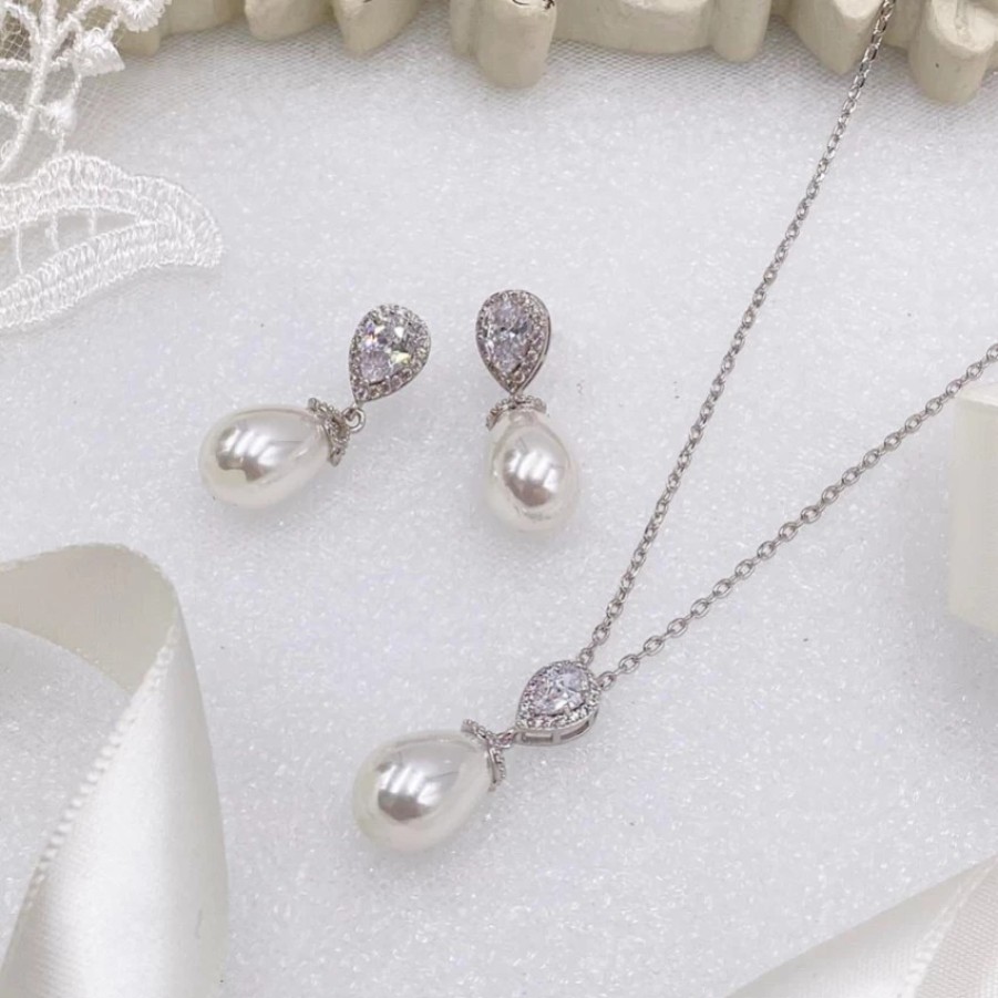 Lace & Favour Paloma Teardrop Pearl Pendant Necklace Wholesale