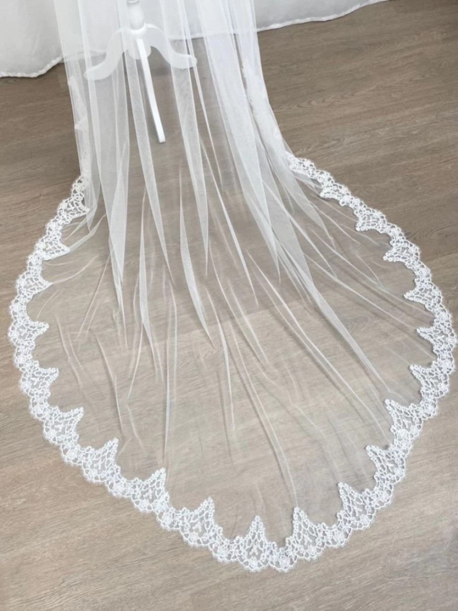 Joyce Jackson Joyce Jackson Parma Single Tier Sequin Corded Lace Edge Chapel Veil Best